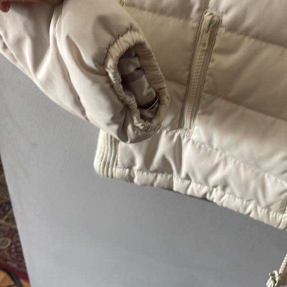 Cream color ski jacket - Picture 5 of 8
